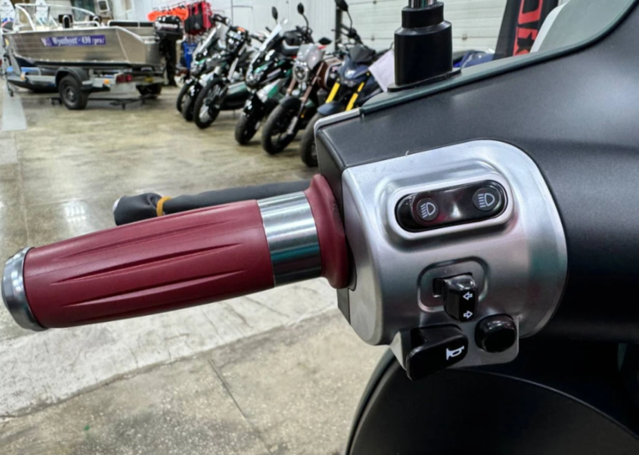 Скутер PROMAX Miami 240 (49) в Братске