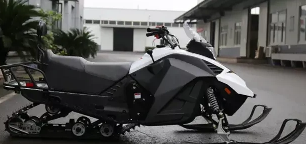 Снегоход ULAR 220 в Братске