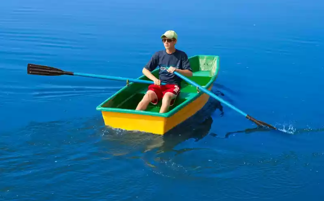 Стеклопластиковая лодка Малютка в Братске