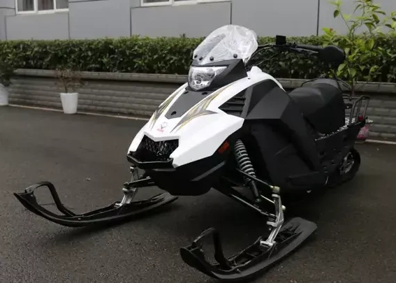 Снегоход ULAR 220 в Братске