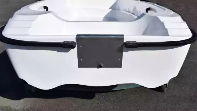 Стеклопластиковая лодка Пингвин (тримаран) в Братске