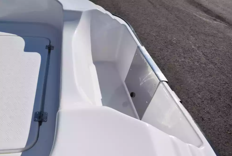 Стеклопластиковая лодка Пингвин (тримаран) в Братске