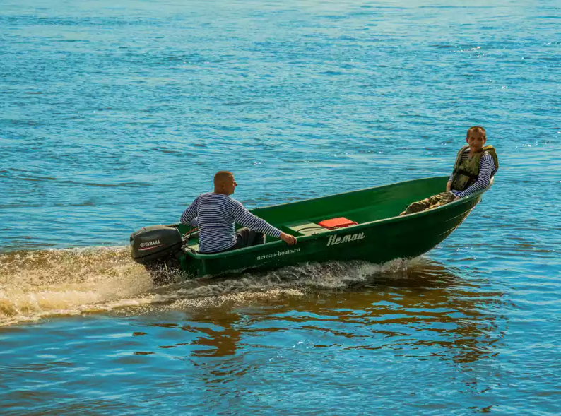 Стеклопластиковая лодка Neman-340 (тримаран) в Братске