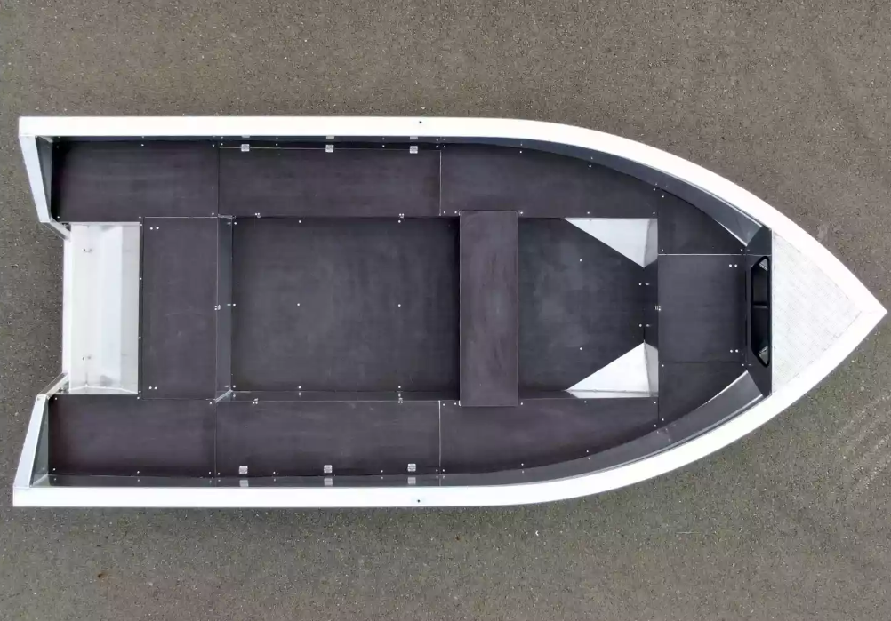 Алюминиевая лодка  Неман-420 в Братске