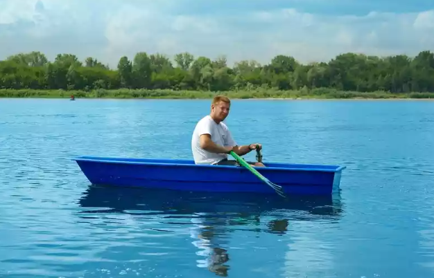 Стеклопластиковая лодка Малютка в Братске