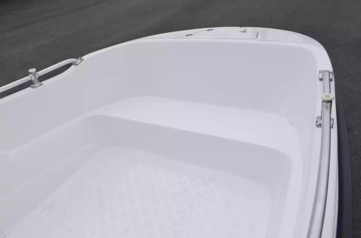 Стеклопластиковая лодка Пингвин New (тримаран) в Братске