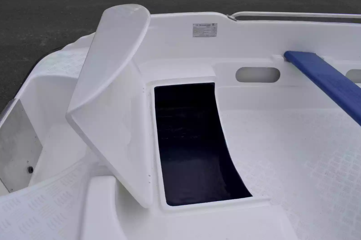 Стеклопластиковая лодка Пингвин New (тримаран) в Братске