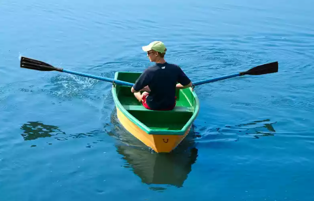 Стеклопластиковая лодка Малютка в Братске