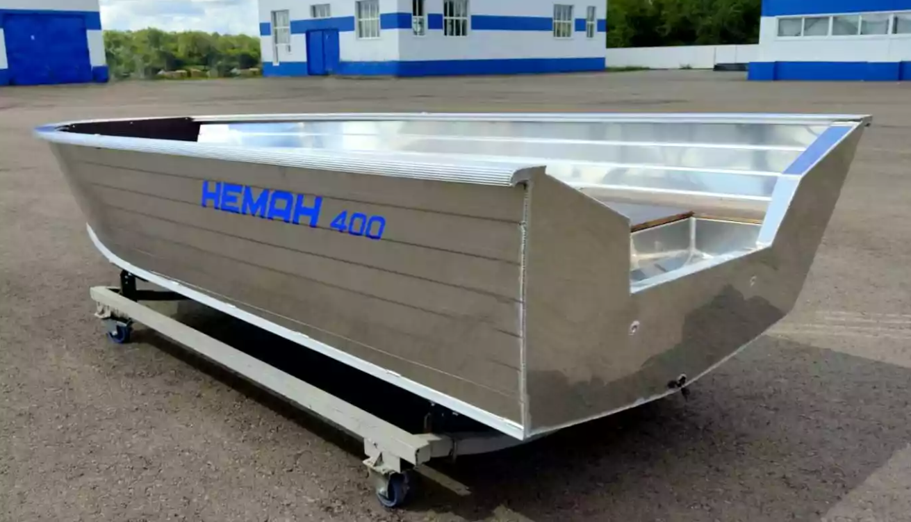Алюминиевая лодка Неман-400 в Братске