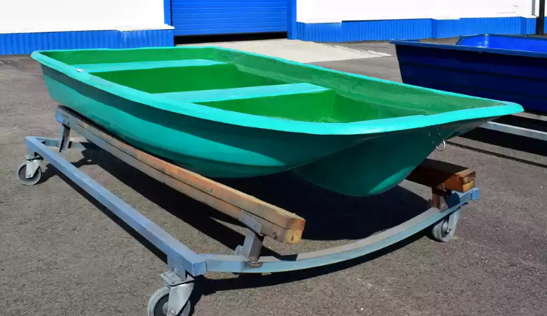 Стеклопластиковая лодка Старт (тримаран) в Братске