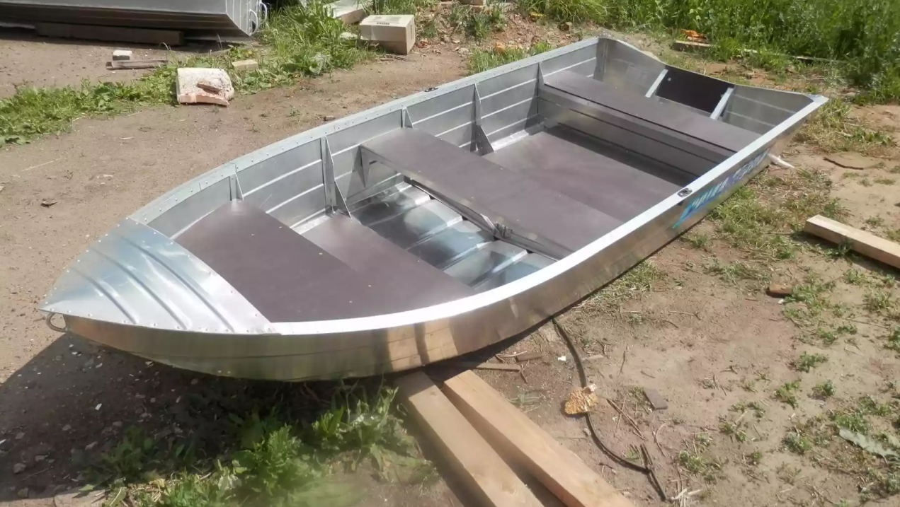 Алюминиевая лодка Вятка-Профи 32 в Братске