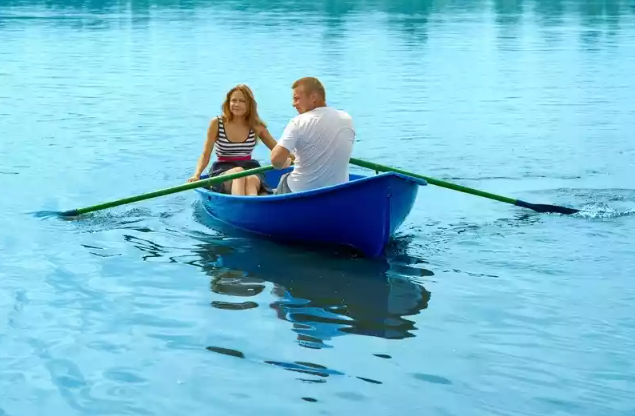 Стеклопластиковая лодка Дельфин в Братске