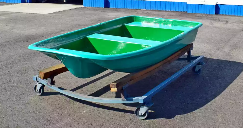 Стеклопластиковая лодка Старт (тримаран) в Братске