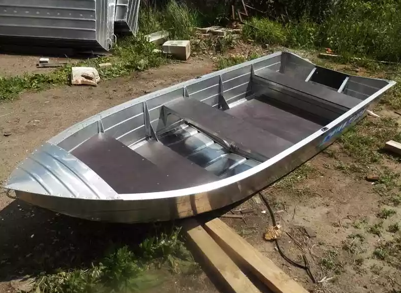 Алюминиевая лодка Вятка-Профи 37 в Братске