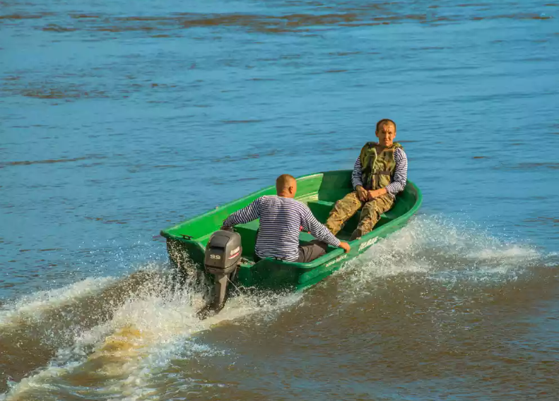 Стеклопластиковая лодка Neman-340 (тримаран) в Братске