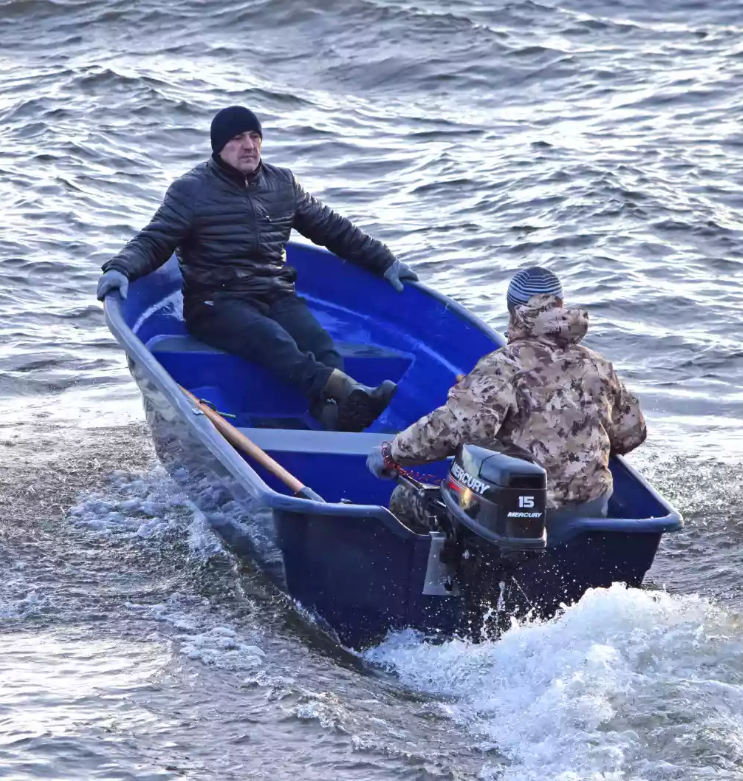 Стеклопластиковая лодка Neman-340 (тримаран) в Братске