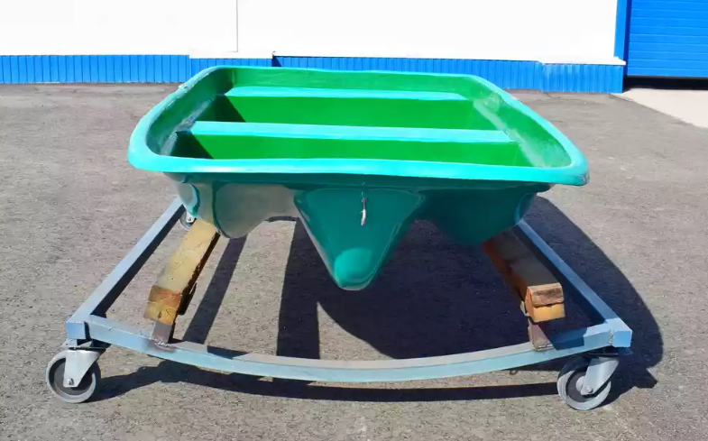 Стеклопластиковая лодка Старт (тримаран) в Братске