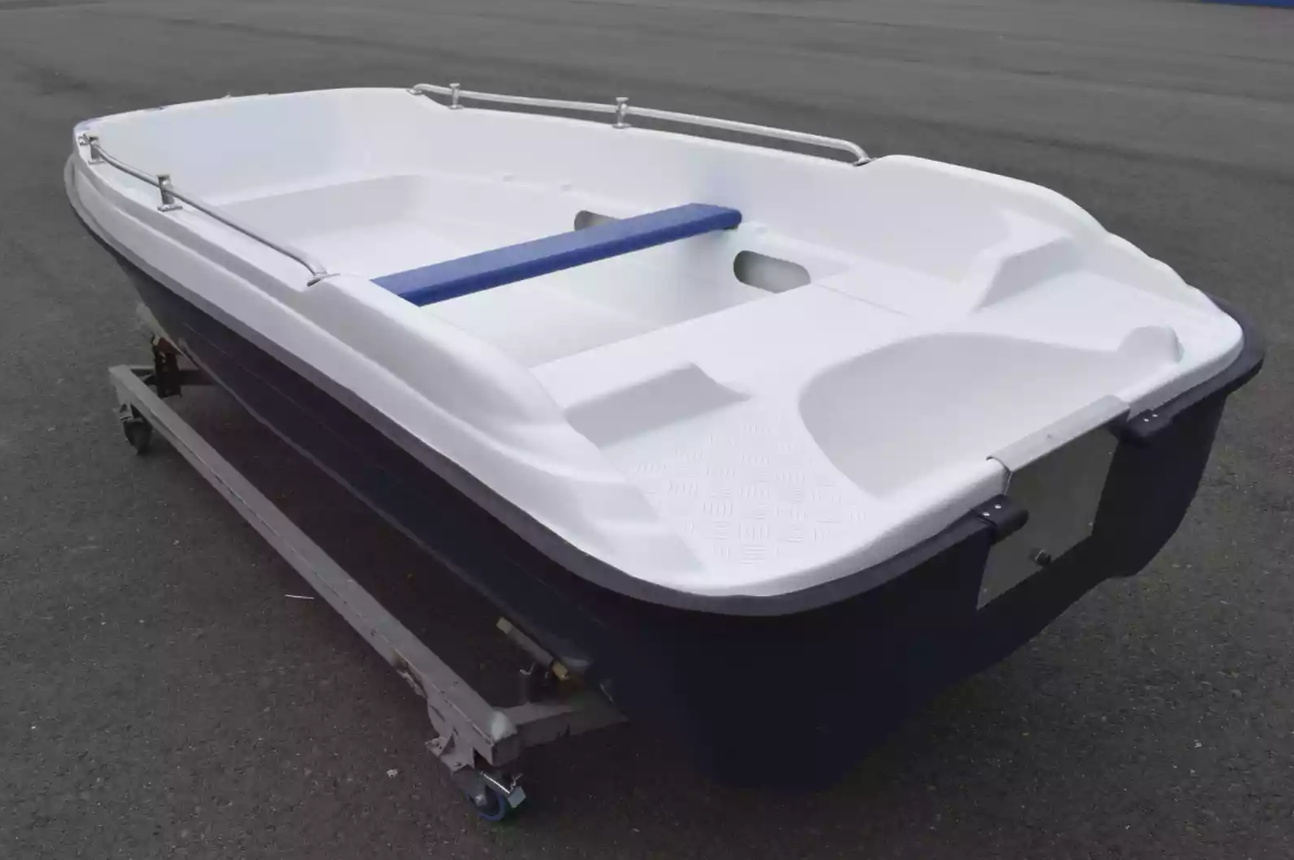 Стеклопластиковая лодка Пингвин New (тримаран) в Братске