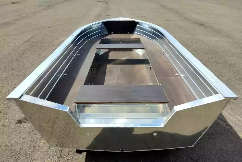 Алюминиевая лодка Неман-400 в Братске