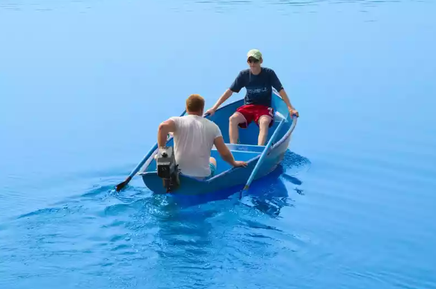 Стеклопластиковая лодка Омуль в Братске