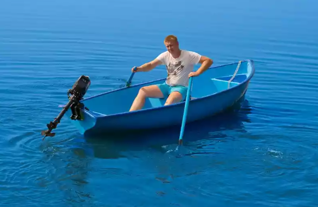 Стеклопластиковая лодка Омуль в Братске