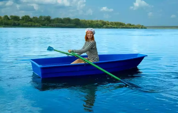 Стеклопластиковая лодка Малютка в Братске