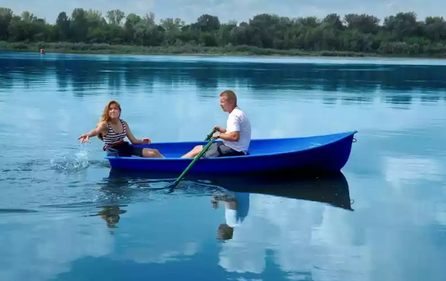 Стеклопластиковая лодка Дельфин в Братске