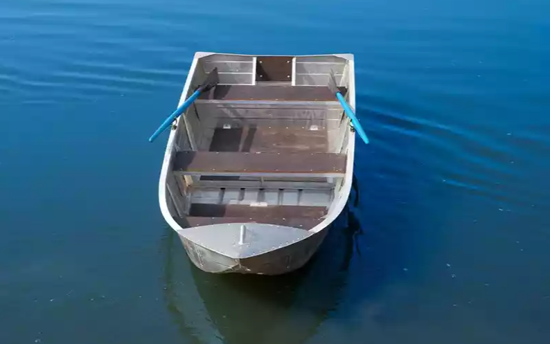 Алюминиевая лодка Вятка-Профи 37 в Братске