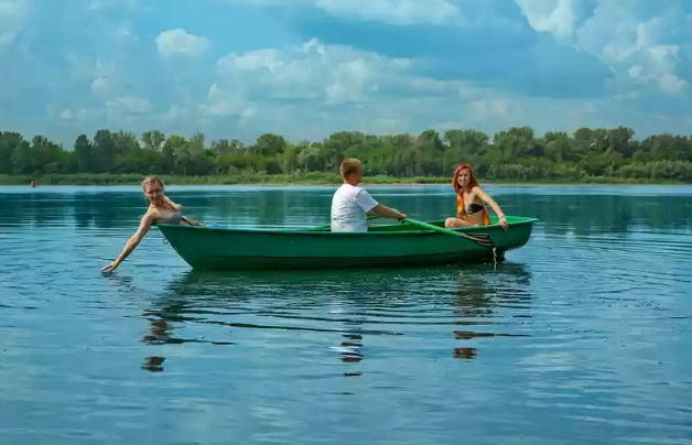 Стеклопластиковая Лодка Голавль в Братске