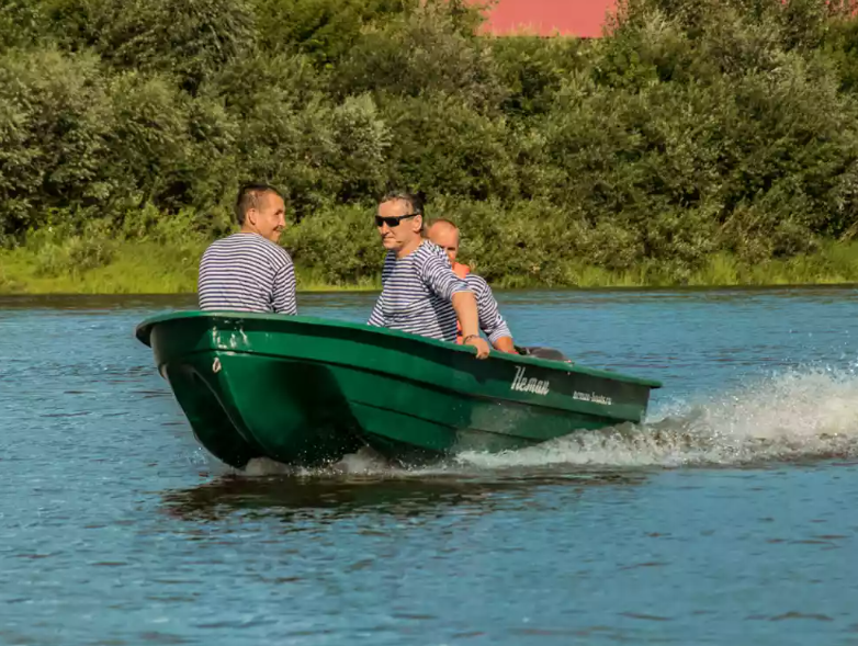 Стеклопластиковая лодка Neman-340 (тримаран) в Братске