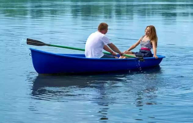 Стеклопластиковая лодка Дельфин в Братске