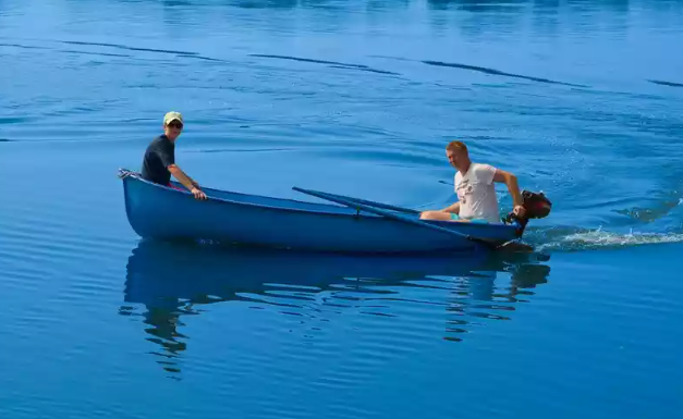 Стеклопластиковая лодка Омуль в Братске