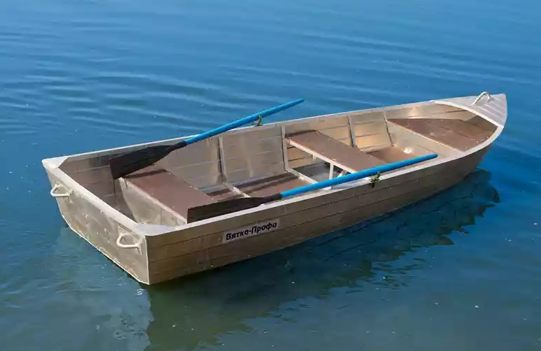 Алюминиевая лодка Вятка-Профи 32 в Братске