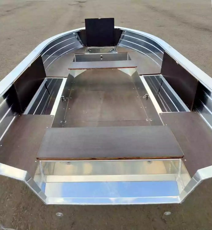 Алюминиевая лодка Неман-400 в Братске