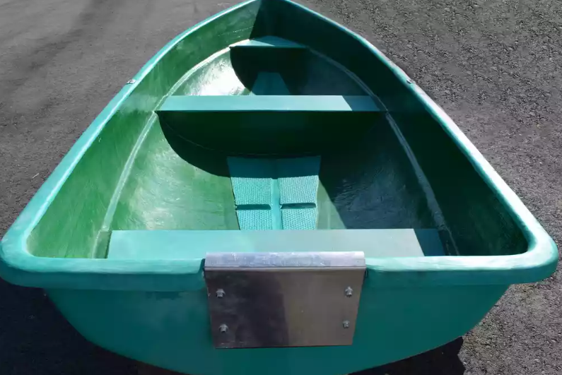 Стеклопластиковая Лодка Голавль в Братске