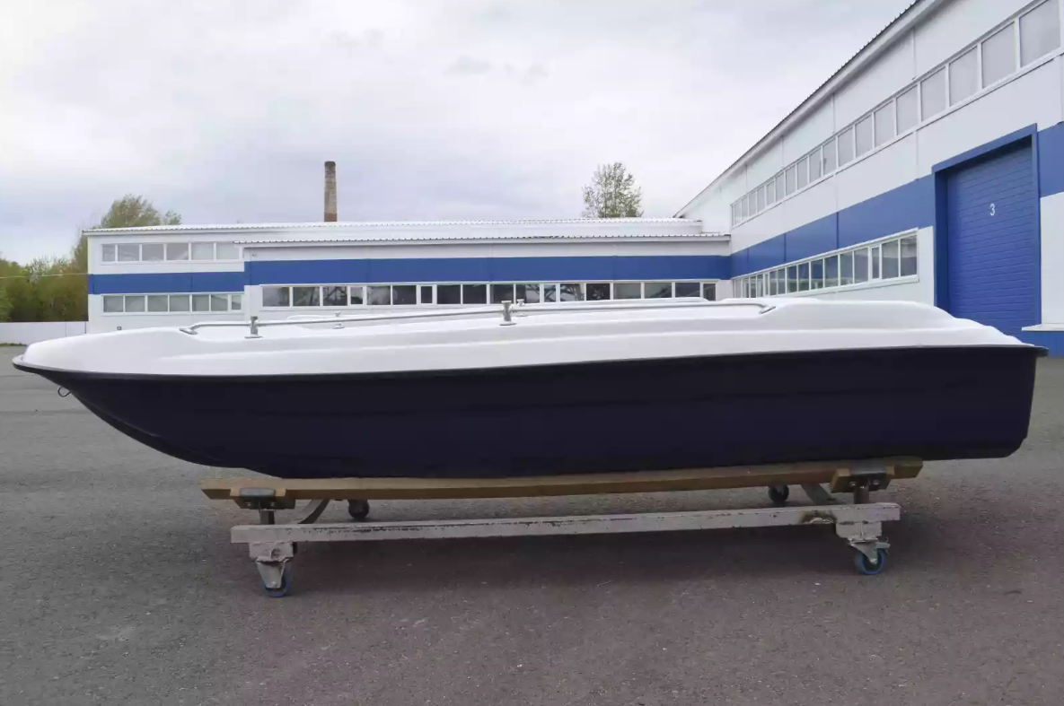 Стеклопластиковая лодка Пингвин New (тримаран) в Братске