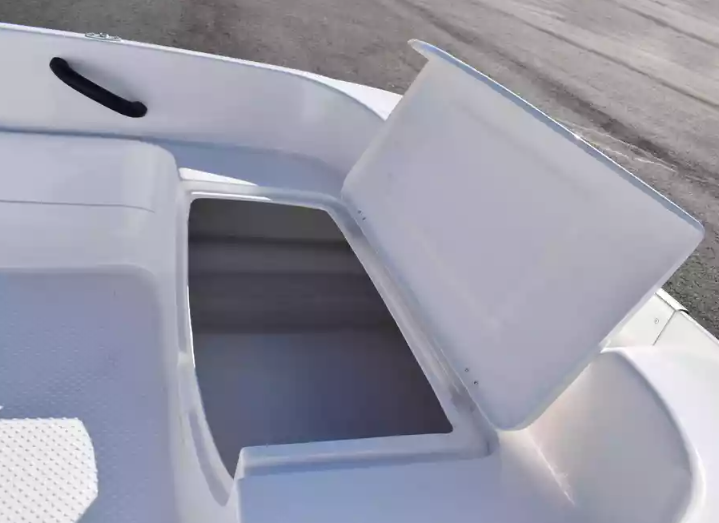 Стеклопластиковая лодка Пингвин (тримаран) в Братске