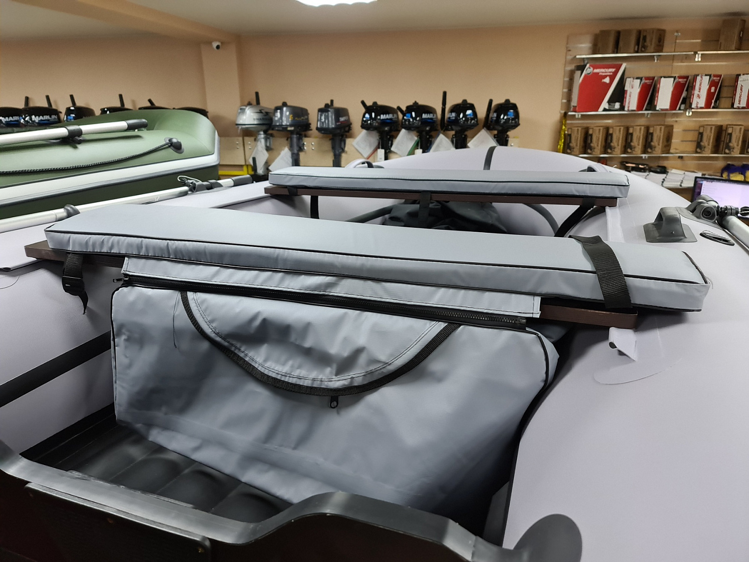 КОМПЛЕКТ МЯГКИХ НАКЛАДОК С СУМКОЙ ДЛЯ ЛОДОК 90Х20 СЕРЫЙ в Братске