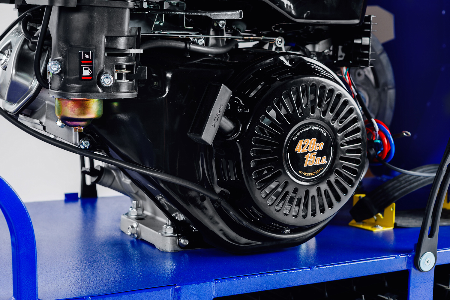 Мотобуксировщик SNOW DOG 17 с эл. запуском (DINKING) в Братске